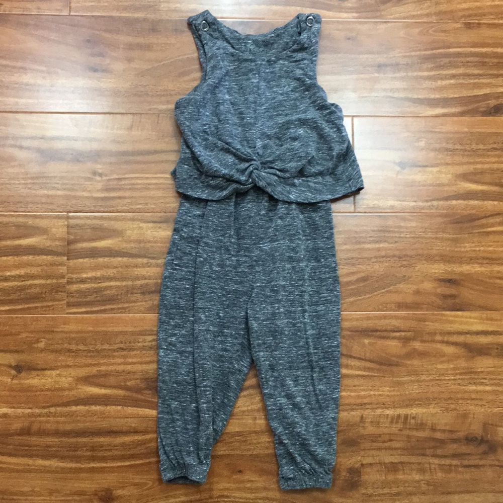 3/$25 Afton Street Toddler Girls Sleeveless Gray Heather Jumpsuit Size 2T Casual